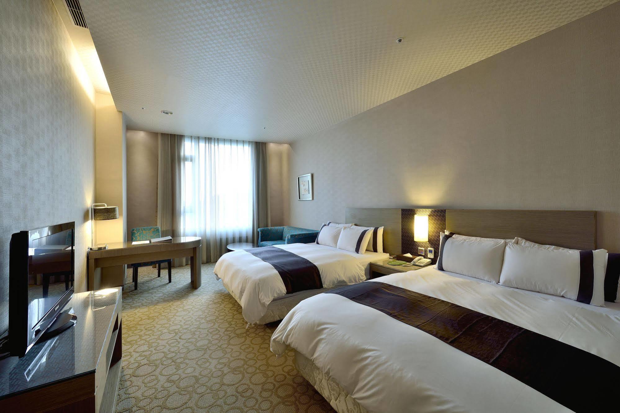 Shinkansen Grand Hotel Taichung Exterior photo