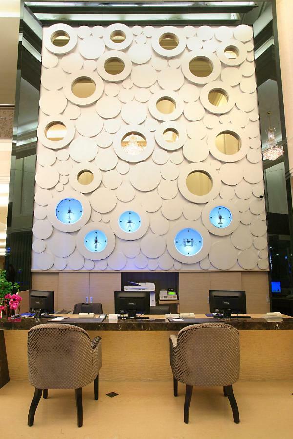 Shinkansen Grand Hotel Taichung Exterior photo
