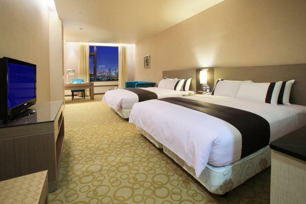 Shinkansen Grand Hotel Taichung Exterior photo